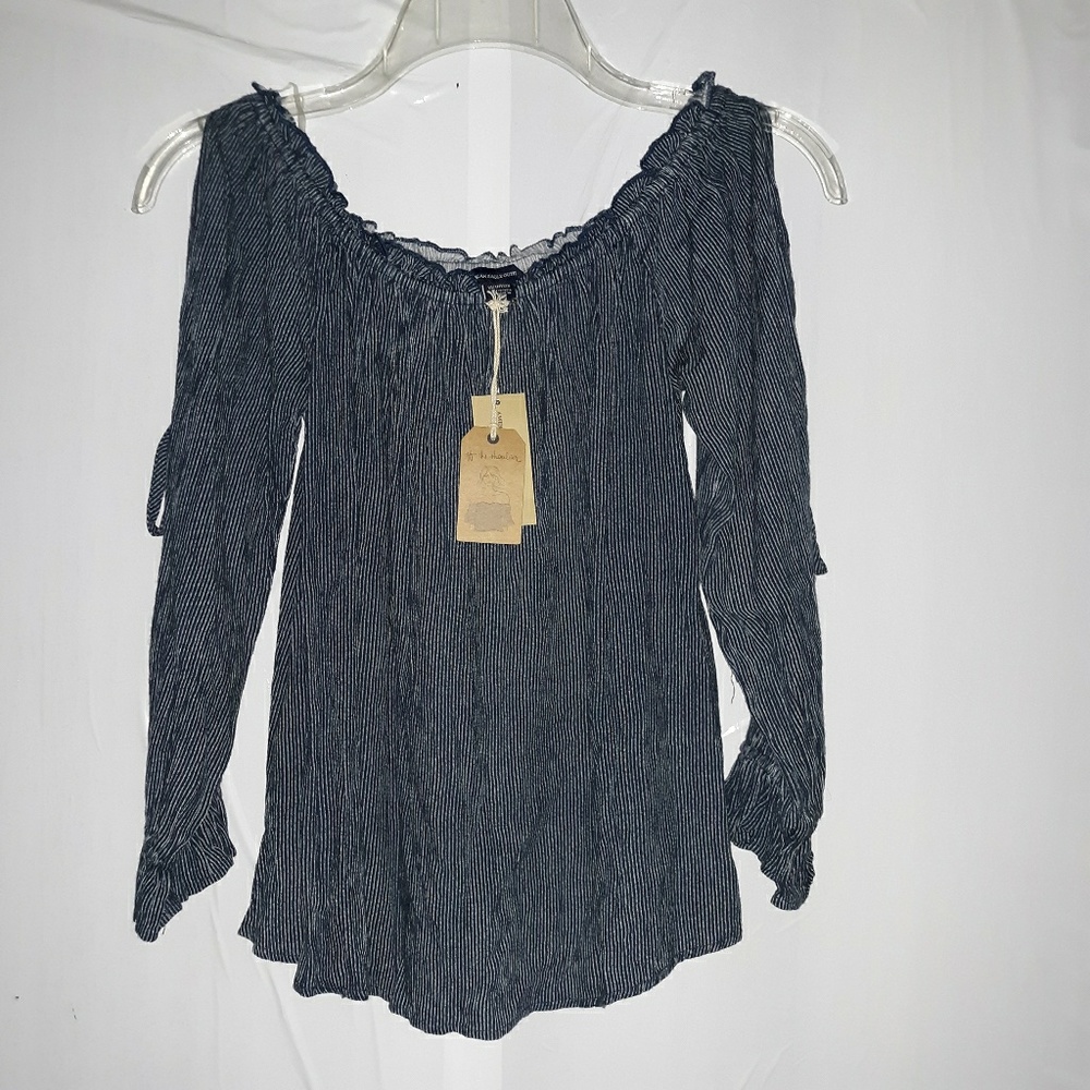NWT Women's XS long sleeve off the shoulder top